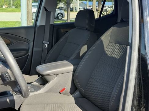 Used 2021 GMC Terrain SLE w/ Driver Convenience Package FWD image 14