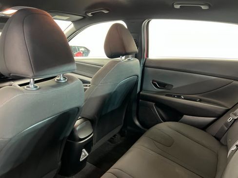 Used 2025 Hyundai Elantra Sport image 19