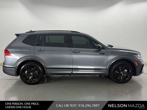 Used 2024 Volkswagen Tiguan SE R-Line AWD/4WD image 5