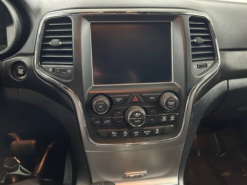 Used 2017 Jeep Grand Cherokee Altitude AWD/4WD image 20