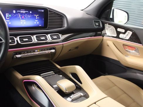 Used 2025 Mercedes-Benz GLS 450 4MATIC image 30