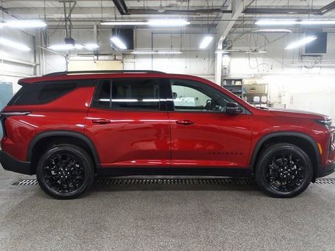 New 2026 Chevrolet Traverse LT w/ Midnight/Sport Edition FWD image 8