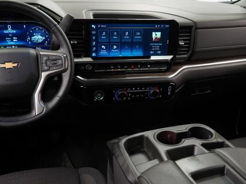 Used 2023 Chevrolet Silverado 1500 LT AWD/4WD image 18