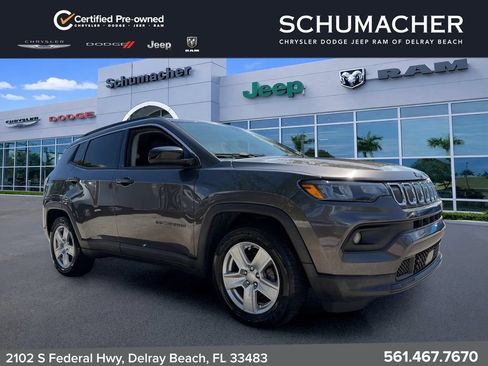 Certified 2022 Jeep Compass Latitude w/ Sun and Sound Group FWD image 1