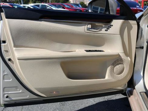 Used 2015 Lexus ES 350 4dr Sdn w/ Luxury Package image 10