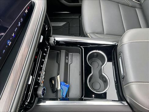 New 2026 Chevrolet Tahoe Premier w/ Sun And Tow Package AWD/4WD image 14