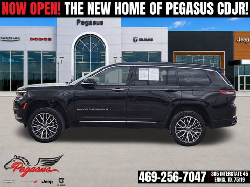 Used 2025 Jeep Grand Cherokee L Summit w/ Advanced Protech Group IV AWD/4WD image 3