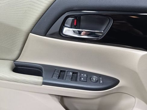 Used 2017 Honda Accord LX image 28