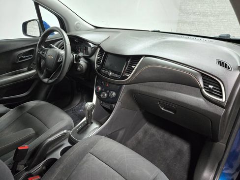 Used 2020 Chevrolet Trax LT FWD image 48