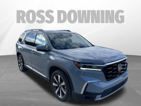 Used 2024 Honda Pilot Touring image 3