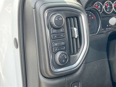 Used 2022 Chevrolet Silverado 1500 LT Trail Boss AWD/4WD image 10