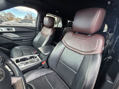 Used 2020 Ford Explorer Platinum w/ Premium Technology Package image 12