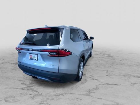 Certified 2024 Toyota Grand Highlander Platinum image 10