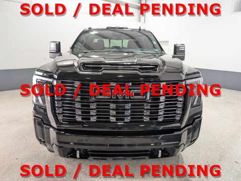 Used 2025 GMC Sierra 2500 Denali Ultimate AWD/4WD image 8