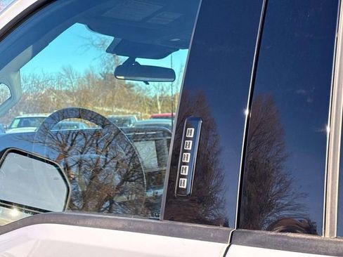 Used 2024 Ford F250 XLT AWD/4WD image 11