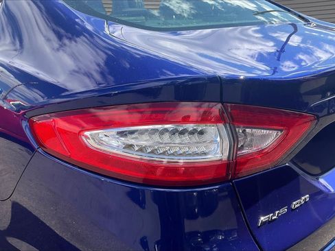 Used 2015 Ford Fusion SE FWD image 22