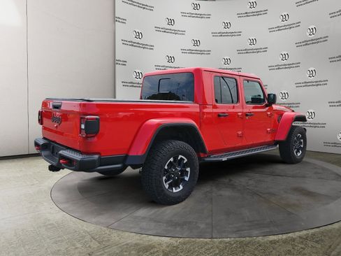 Used 2024 Jeep Gladiator Rubicon AWD/4WD image 5