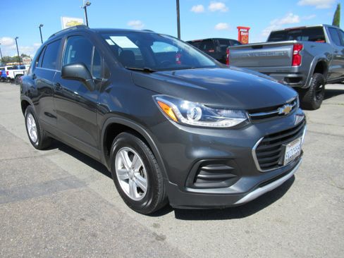 Used 2020 Chevrolet Trax LT FWD image 5