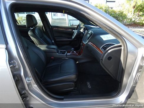 Used 2014 Chrysler 300 image 46