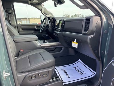 New 2026 Chevrolet Silverado 2500 LTZ w/ LTZ Premium Package AWD/4WD image 24