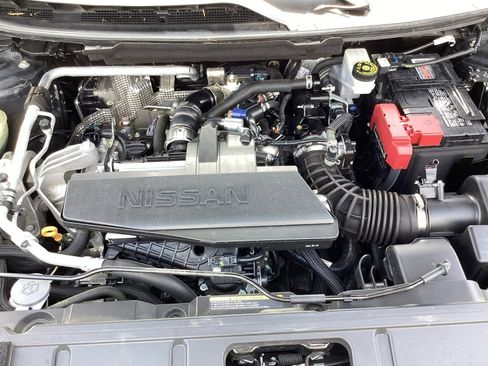 Used 2024 Nissan Rogue S FWD image 32