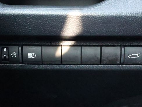 Used 2023 Toyota RAV4 XLE Premium AWD/4WD image 25