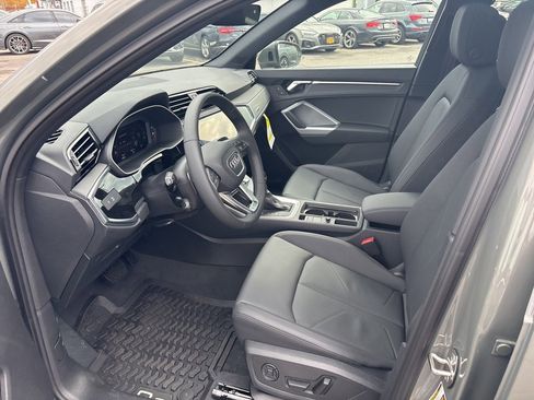 New 2025 Audi Q3 2.0T Premium image 9