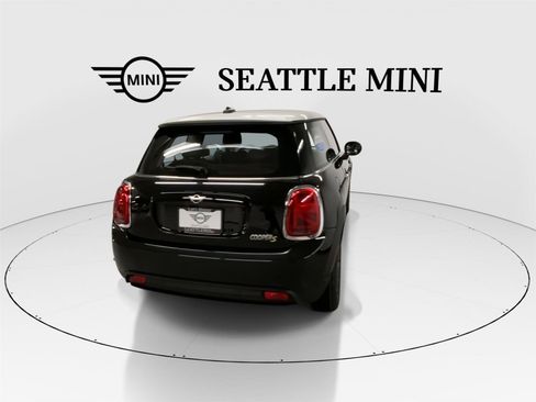 Certified 2022 MINI Cooper SE image 10