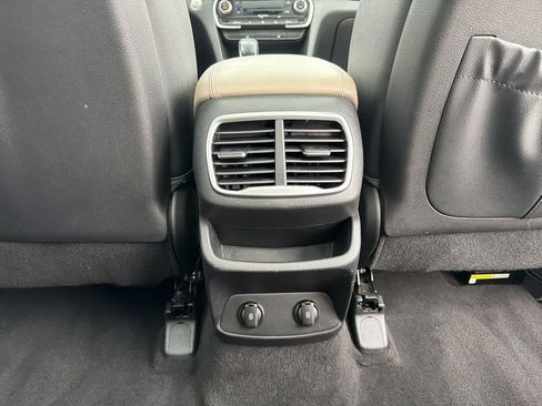 Used 2019 Hyundai Santa Fe Limited FWD image 21