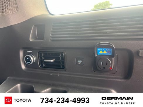 Used 2024 Hyundai Santa Fe Limited FWD image 15