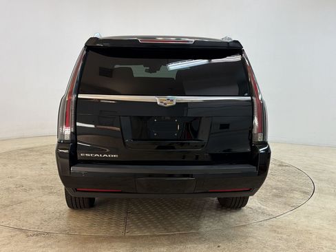 Used 2020 Cadillac Escalade ESV Premium Luxury AWD/4WD image 10