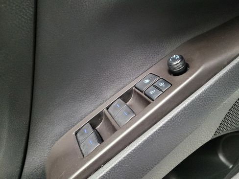 Used 2021 Toyota Camry LE FWD image 27