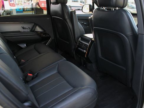 Used 2023 Land Rover Range Rover Sport SE AWD/4WD image 23