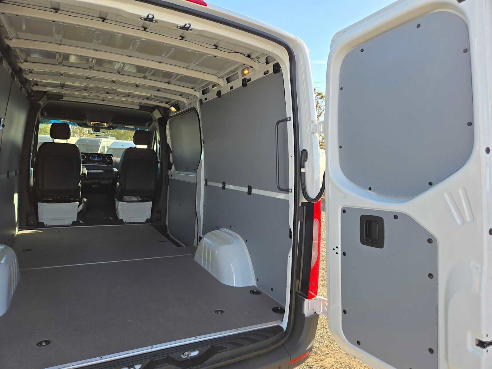 Used 2026 Mercedes-Benz Sprinter 2500 image 19
