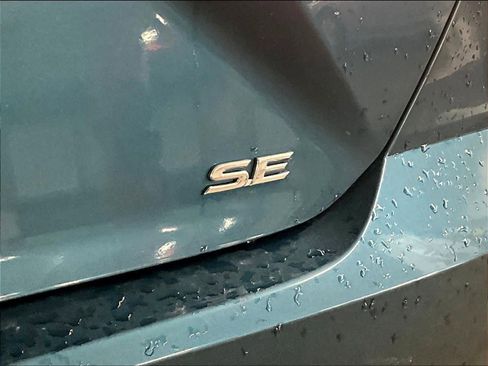 Used 2025 Toyota Camry SE image 28