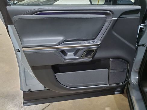Used 2024 Rivian R1S Adventure AWD/4WD image 24