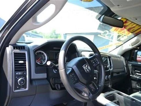 Used 2018 RAM 1500 Express w/ Express Value Package AWD/4WD image 12
