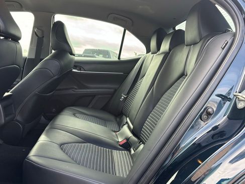 Used 2020 Toyota Camry SE image 7