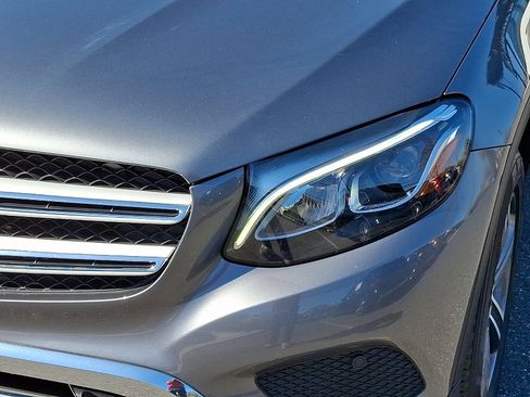 Certified 2019 Mercedes-Benz GLC 300 4MATIC image 9