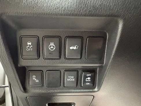 Used 2019 Nissan Pathfinder SL FWD image 20