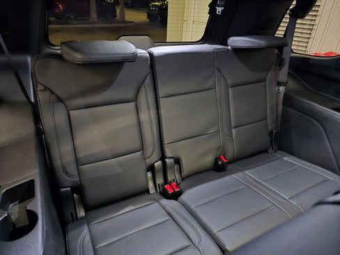 Used 2024 Chevrolet Tahoe Z71 w/ Luxury Package AWD/4WD image 38
