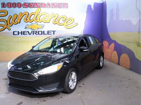 Used 2017 Ford Focus SE image 2