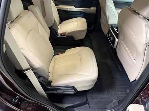 Used 2023 Ford Expedition Limited AWD/4WD image 7