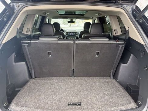 Used 2021 Volkswagen Atlas SEL R-Line image 9