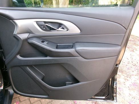 Used 2022 Chevrolet Traverse LT w/ LPO, Floor Liner Package AWD/4WD image 20