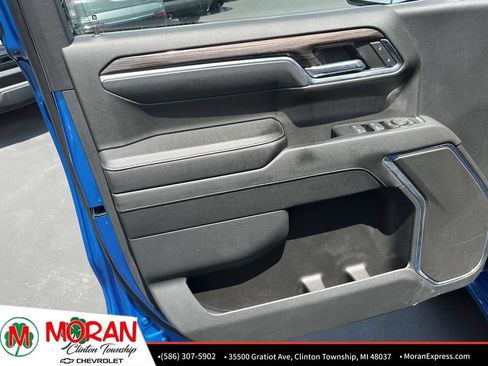 Used 2023 Chevrolet Silverado 1500 RST AWD/4WD image 15