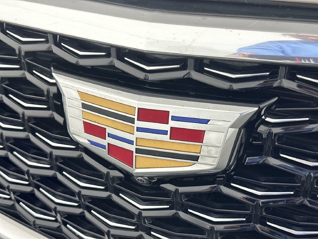 Used 2024 Cadillac XT4 Premium Luxury w/ Active Safety Package AWD/4WD image 34