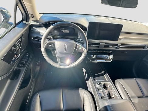 Used 2023 Lincoln Corsair AWD image 26