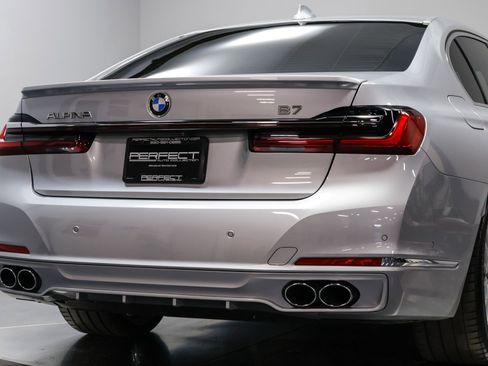 Used 2020 BMW ALPINA B7 xDrive w/ Luxury Rear Seating Package image 63