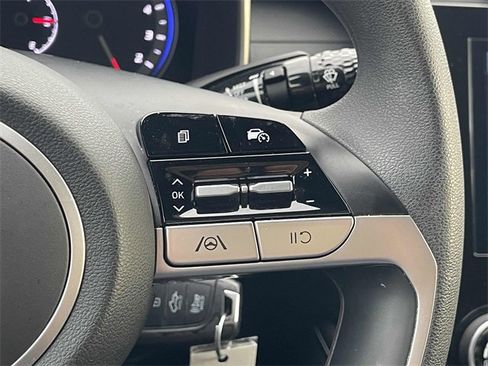 Used 2024 Hyundai Santa Cruz SE image 11